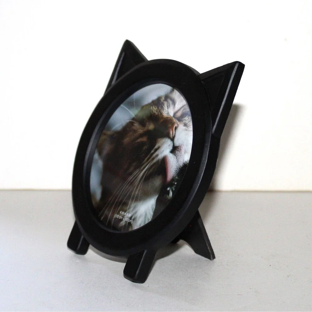 Isaac Jacobs Photo Frame Black Cat Ears modern round fun pet